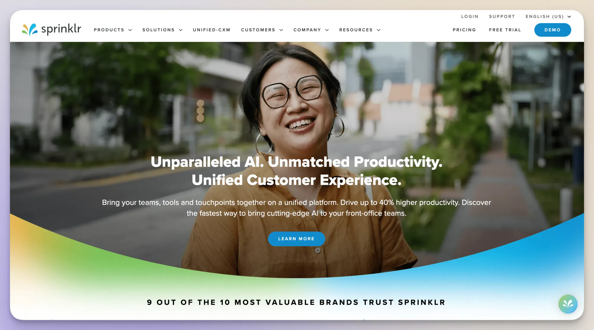 sprinklr's homepage competitive analysis tool